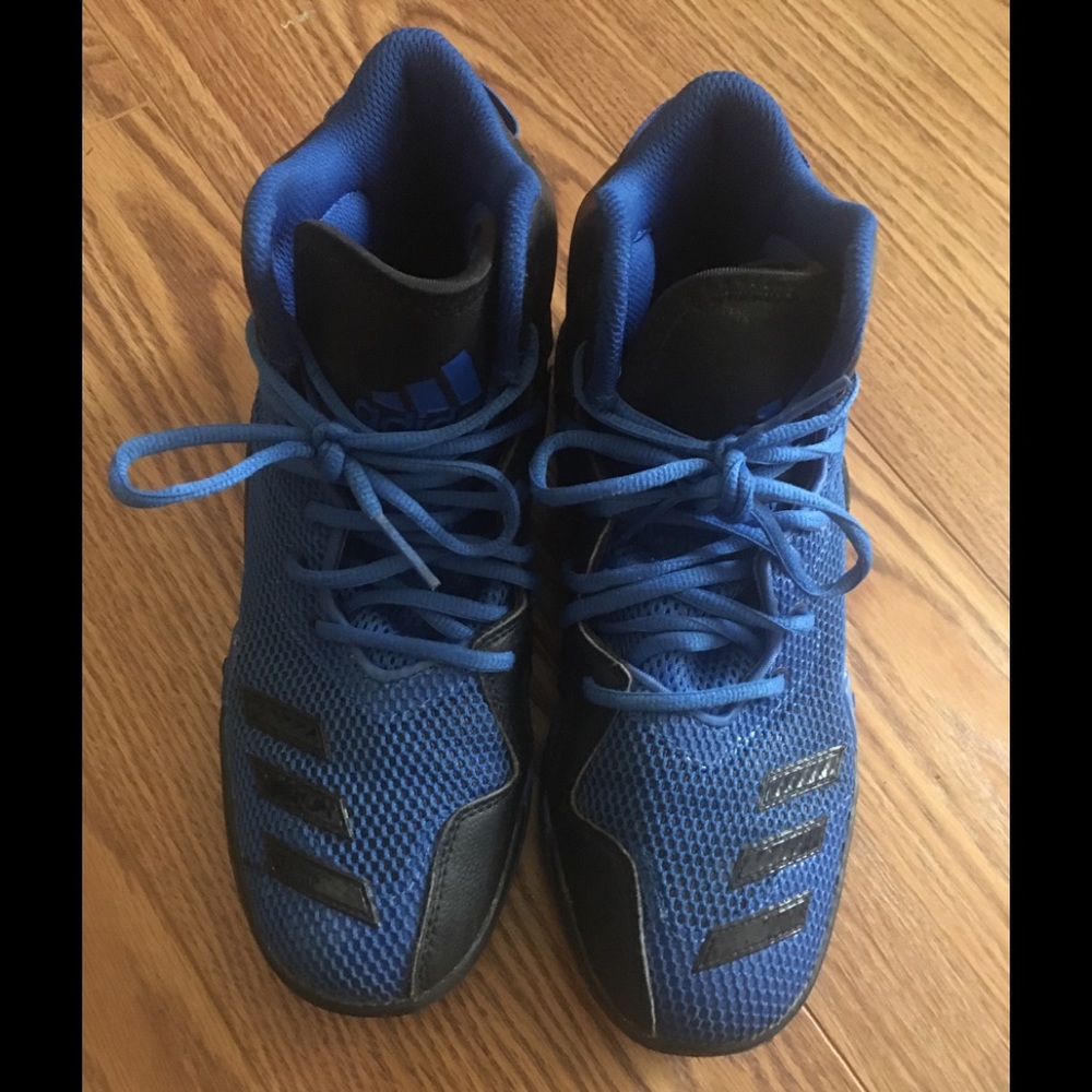Men’s size 7.5 Adiadas